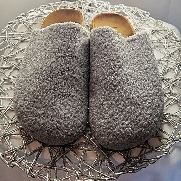 Nicole Miller Women's Bev Flats Slip On fur Clogs Gray Size 8 new - Picture 1 of 8